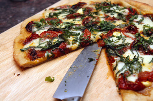 tomato-basil-pizza